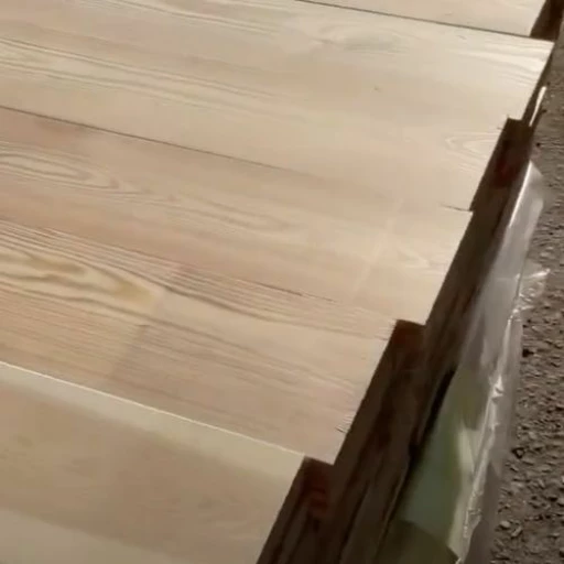 Доска террасная лиственница гладкая 45*190*2000, сорт ВС (0,38м2)